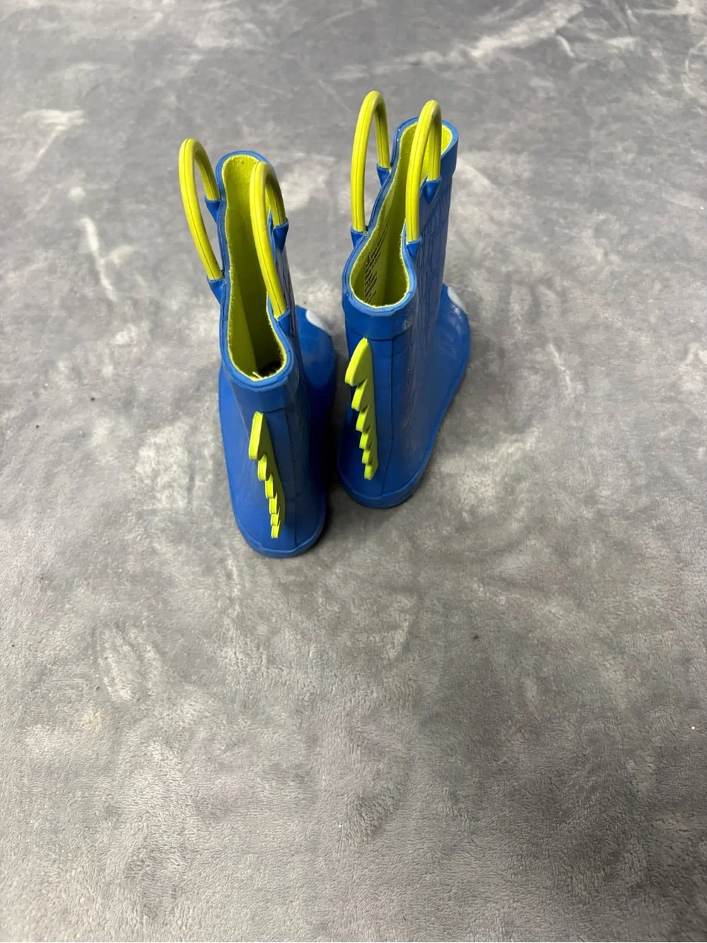 Cat&Jack Kids Blue Dino Rain Boots with Neon Handles